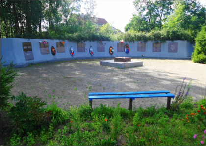 Братская могила советских воинов