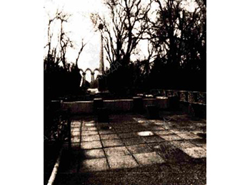 г. Керчь, ул. Войкова, около входа в парк культуры и отдыха