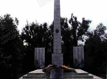 Волгоградская обл., 404462, р.п. Чернышковский, братская могила