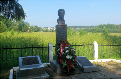 Братская могила в Деньково