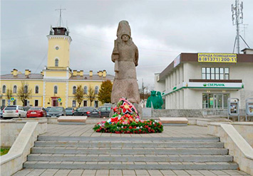 Братская могила советских воинов