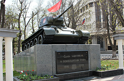 Памятник Т-34 (г.Симферополь)