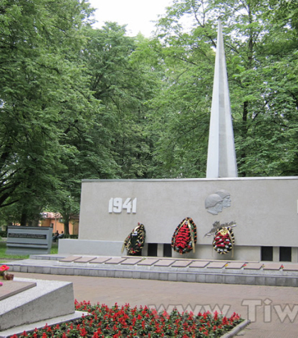 Мемориал на месте братской могилы (г.Калининград)