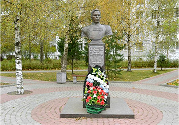 Памятник И. Т. Коровникову