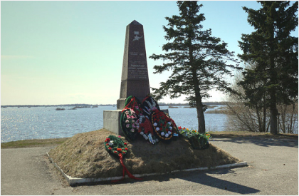 Памятник А. Панкратову у Синего моста