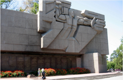 Мемориал в честь героев второй обороны Севастополя