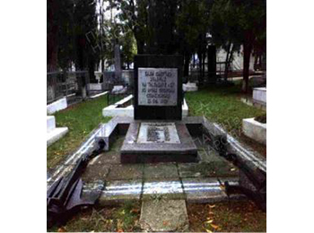 г. Севастополь, Ленинский р-н, ул. 5 Бастионная, кладбище Коммунаров, левая сторона, 2 аллея