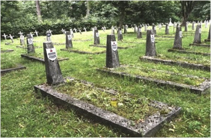 Воинское кладбище по  улице 11 Листопада, где захоронено 198 советских воинов, в т.ч. 159 неизвестных, погибших в годы войны.