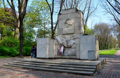 г. Варшава. Памятник советским воинам в Скарышевском парке»